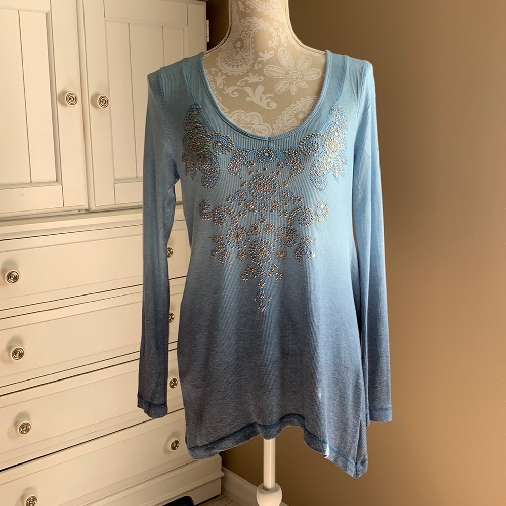 •Live and let live long sleeve blue ombré shirt,M•